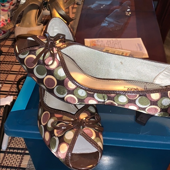 Shoes - Picture 5 of 5